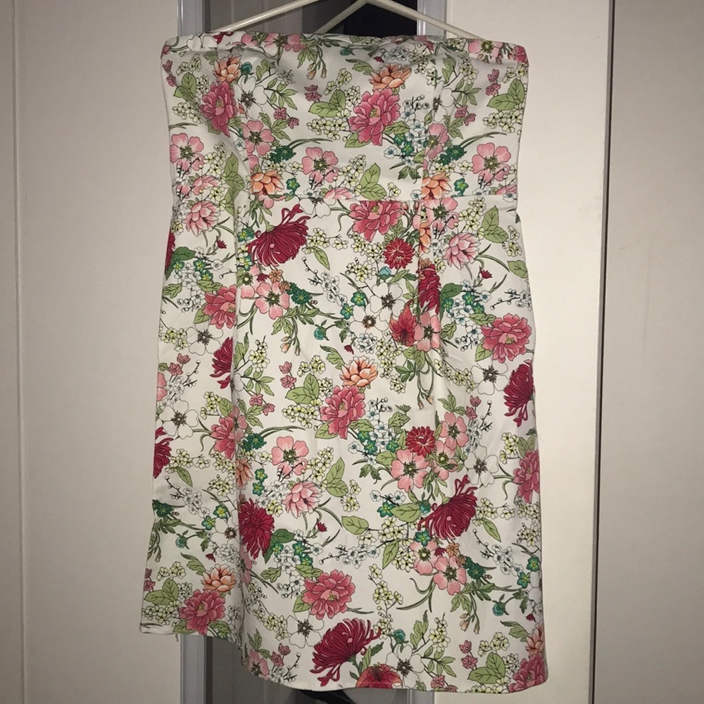 Floral strapless dress